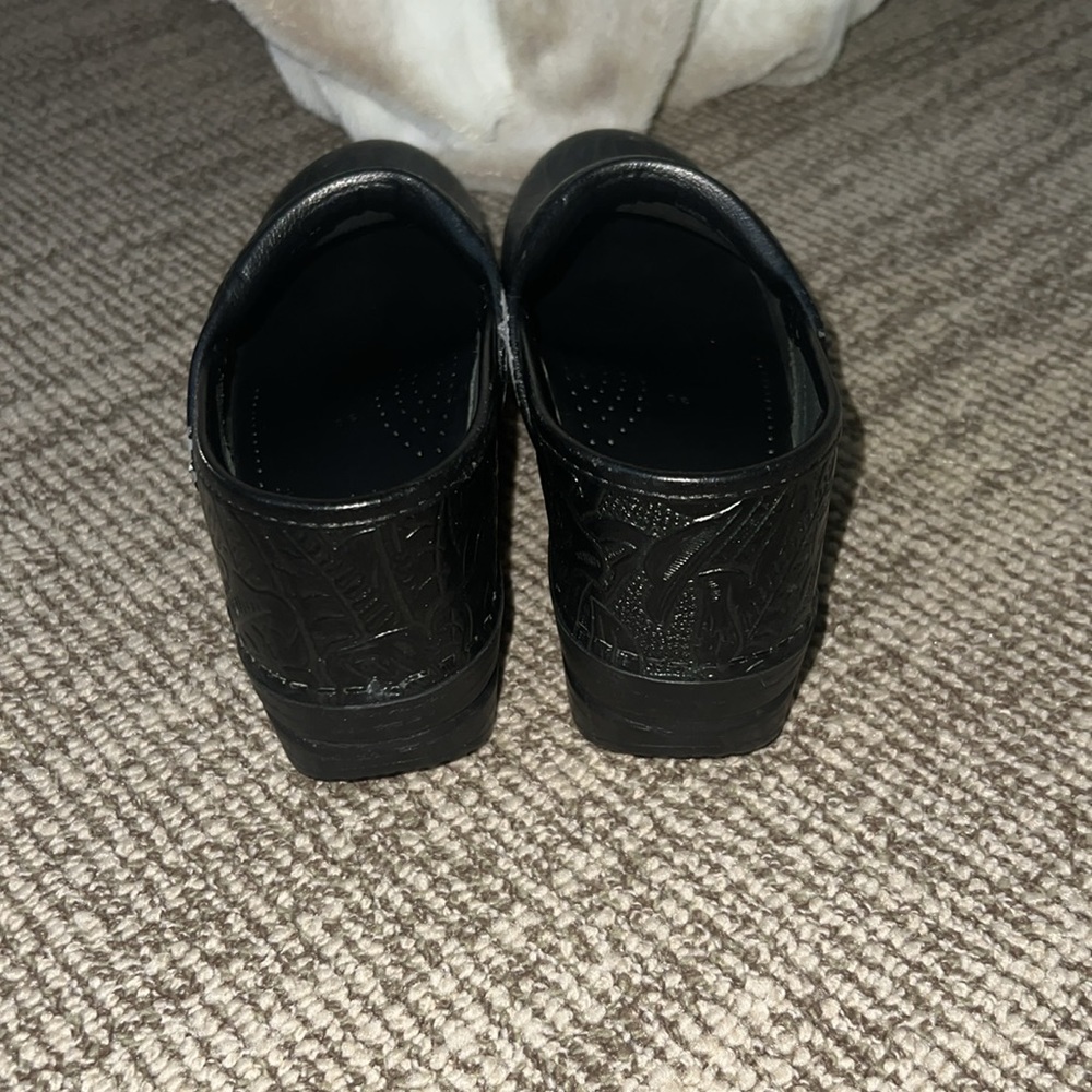 Dansko Professional Tooled Black Size 38 - image 5